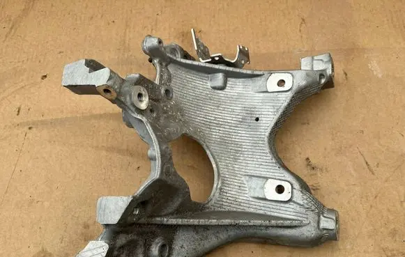 Audi A4 S4 B9 Engine mounting bracket 8W0399296E