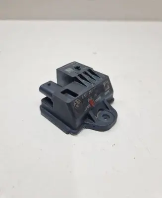 BMW 5 F10 F11 Glow plug pre-heat relay 857008702 130217 0522120103