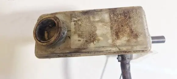Brake fluid reservoir