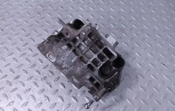 Citroen Jumpy Fuel filter bracket/mount holder 9804498180
