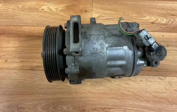 Peugeot 308 Air conditioning (A/C) compressor (pump)