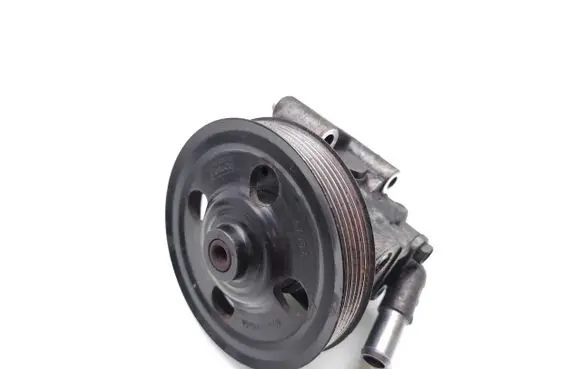 Land Rover Freelander 2 - LR2 Power steering pump 6G91-3A696-EF 6G91-3A733-EA