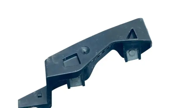 Volkswagen PASSAT B6 Front bumper mounting bracket 3C0807724