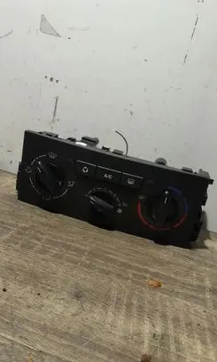 Peugeot 207 Climate control unit N102080F