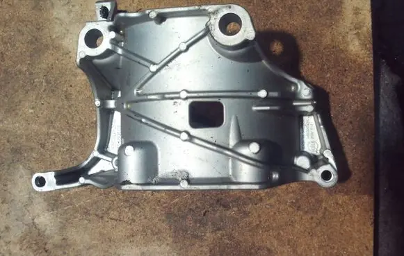 Mercedes-Benz S W221 Generator/alternator bracket 5790