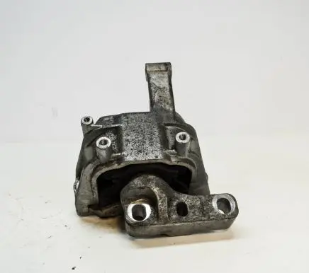 Volkswagen Tiguan Engine mount bracket 5N0199262L