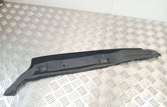 Audi Q3 8U Fender end trim 8U0821112A