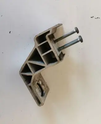 Radiator mount bracket