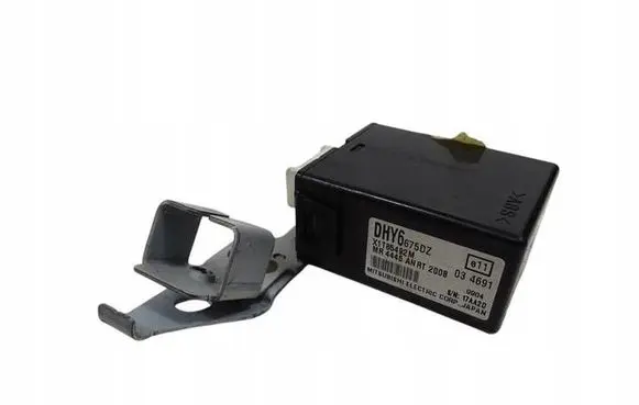 Mazda 6 Door central lock control unit/module DHY6675DZ