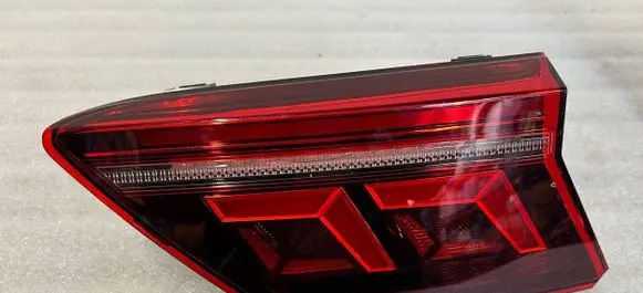 Volkswagen Tiguan Rear/tail lights 5NA945308H