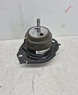 Engine mount bracket