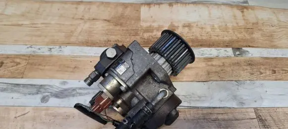 Mazda 5 Fuel injection high pressure pump 2940000420