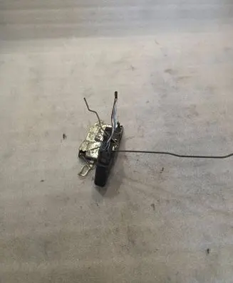 BMW 3 E36 Front door lock 67111387606