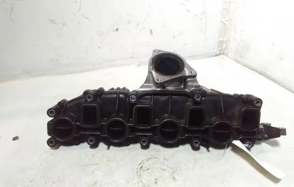 Volkswagen Tiguan Intake manifold 03L129711E