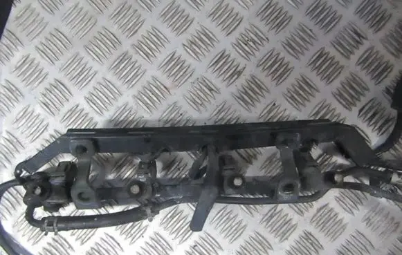 Mazda 323 Fuel main line pipe