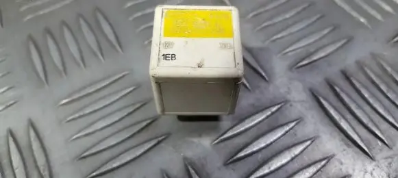 Ford Escort Other relay 90gg13l028aa v23134-k52-x155