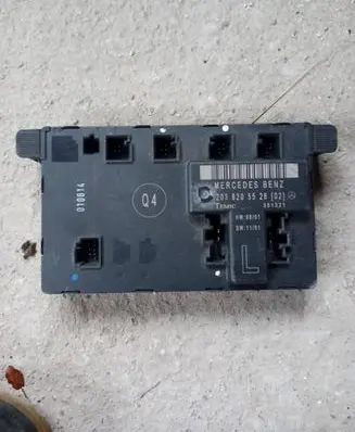 Mercedes-Benz C W203 Door control unit/module 2038205526