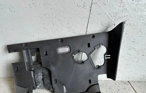 Mercedes-Benz ML W166 Dashboard lower bottom trim panel A1666800507 16905931