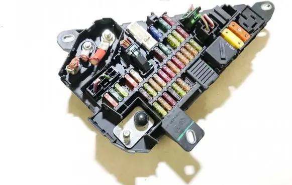 BMW 5 E60 E61 Fuse box set 6906603 690658808