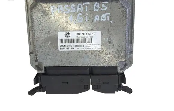 Volkswagen PASSAT B5 Engine control unit/module ECU 3B0907557C 5WP433205 908411