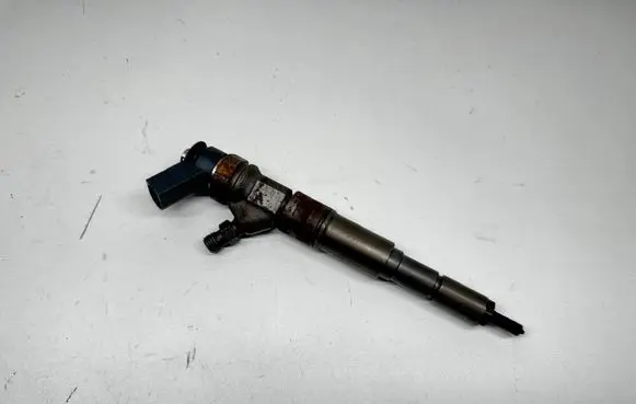 BMW 5 E60 E61 Fuel injector 0445110209 7794435