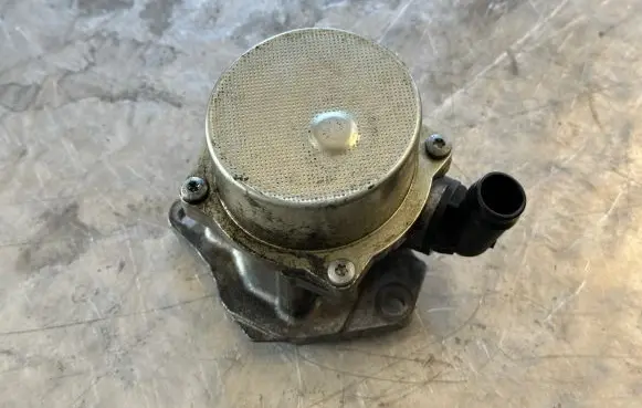 Renault Captur Vacuum pump 146502327R