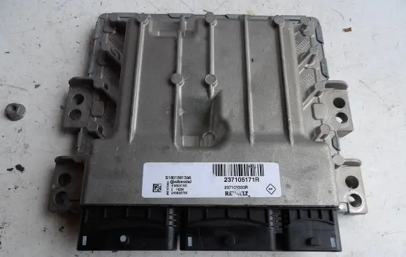 Renault Captur Engine control unit/module 237103333R S180158139A 237105171R