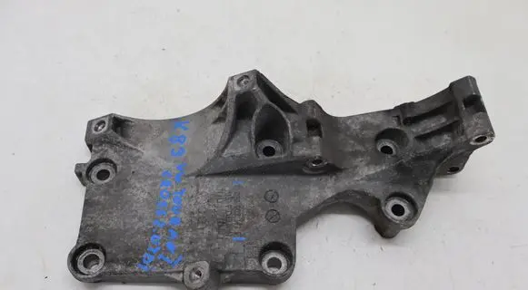Volkswagen Cross Touran I Generator/alternator bracket 03G903143F