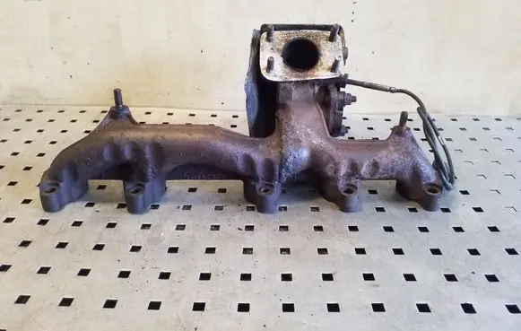 Volkswagen Crafter Exhaust manifold 076253033