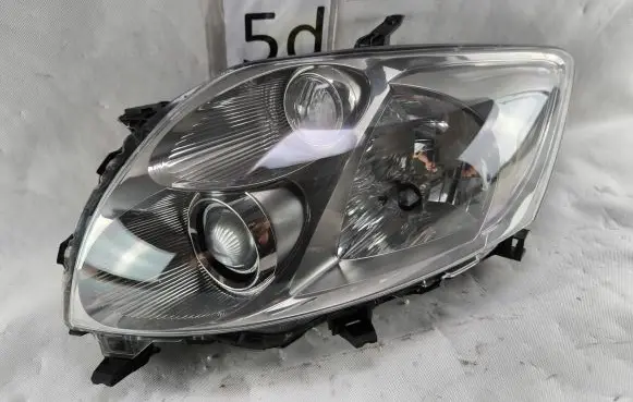 Toyota Auris 150 Headlight/headlamp 81150-02530