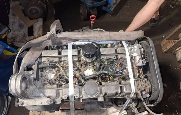 Volvo V70 Engine B5244s 2487416