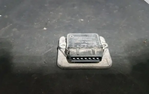 Volkswagen Golf II Ignition amplifier control unit 191905351B