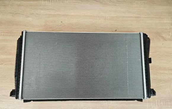 BMW 4 G22 G23 G24 G26 Coolant radiator 8593276