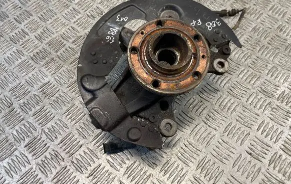 Peugeot 308 Front wheel hub spindle knuckle