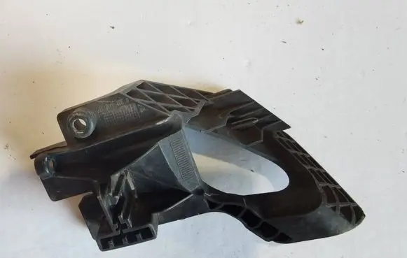 Headlight/headlamp mounting bracket