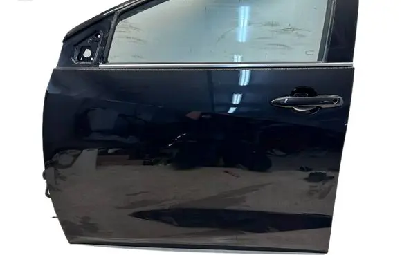 Toyota Yaris XP210 Front door