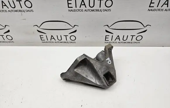 BMW 5 F10 F11 Engine mounting bracket