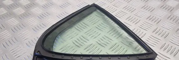 Lexus IS 220D-250-350 Rear vent window glass 43R005834 6818853030