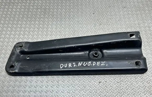 Gearbox mounting bracket