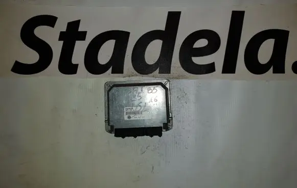 Volkswagen PASSAT B5 Engine control unit/module 5WP4290 3B0907557