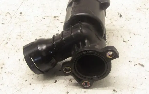 Volkswagen PASSAT B8 Thermostat housing 04L121111H