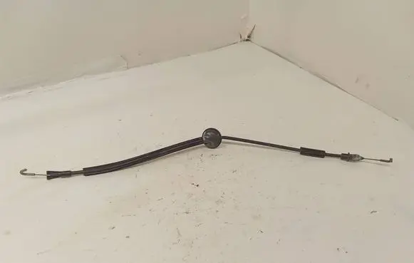 Volkswagen PASSAT B5 Rear door cable line 3B0839085C