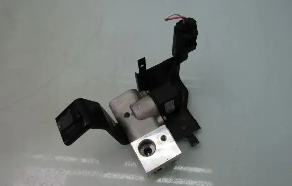 Mazda MX-30 Air conditioning (A/C) expansion valve 4433101570