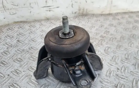 KIA Rio Engine mount bracket 218141R000