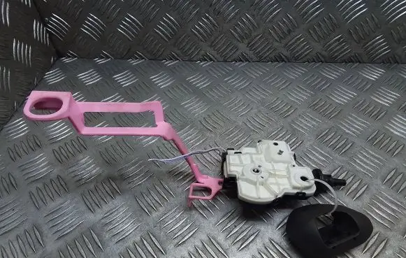 Fuel tank cap lock motor