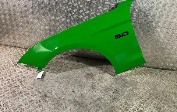 Ford Mustang VI Fender