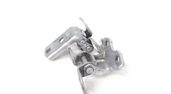 Toyota Prius (XW50) Rear door lower hinge