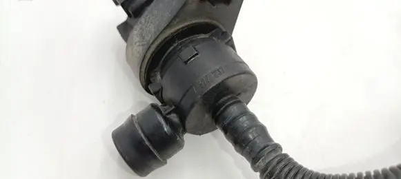 BMW 5 E60 E61 Turbo solenoid valve 7572237 13907572238 7572238