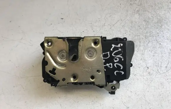 Peugeot 206 CC Front door lock 