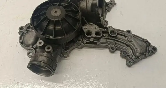 Mercedes-Benz CLS C218 X218 Water pump 